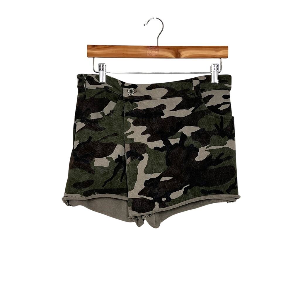 POL Camo Sweat Shorts Size Small Raw Hem High Rise Stretch Lounge Casual